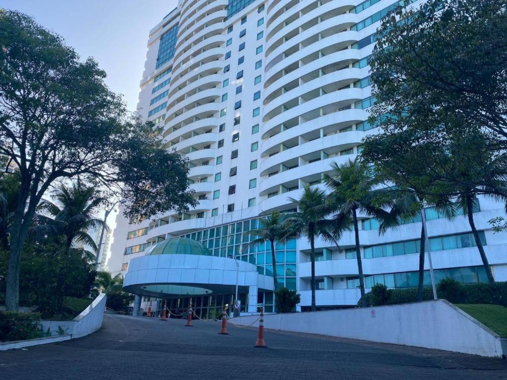 Apartamento Flat Espacoso Com Piscina Barra *