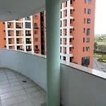 Flat Espaçoso Com Piscina Barra
